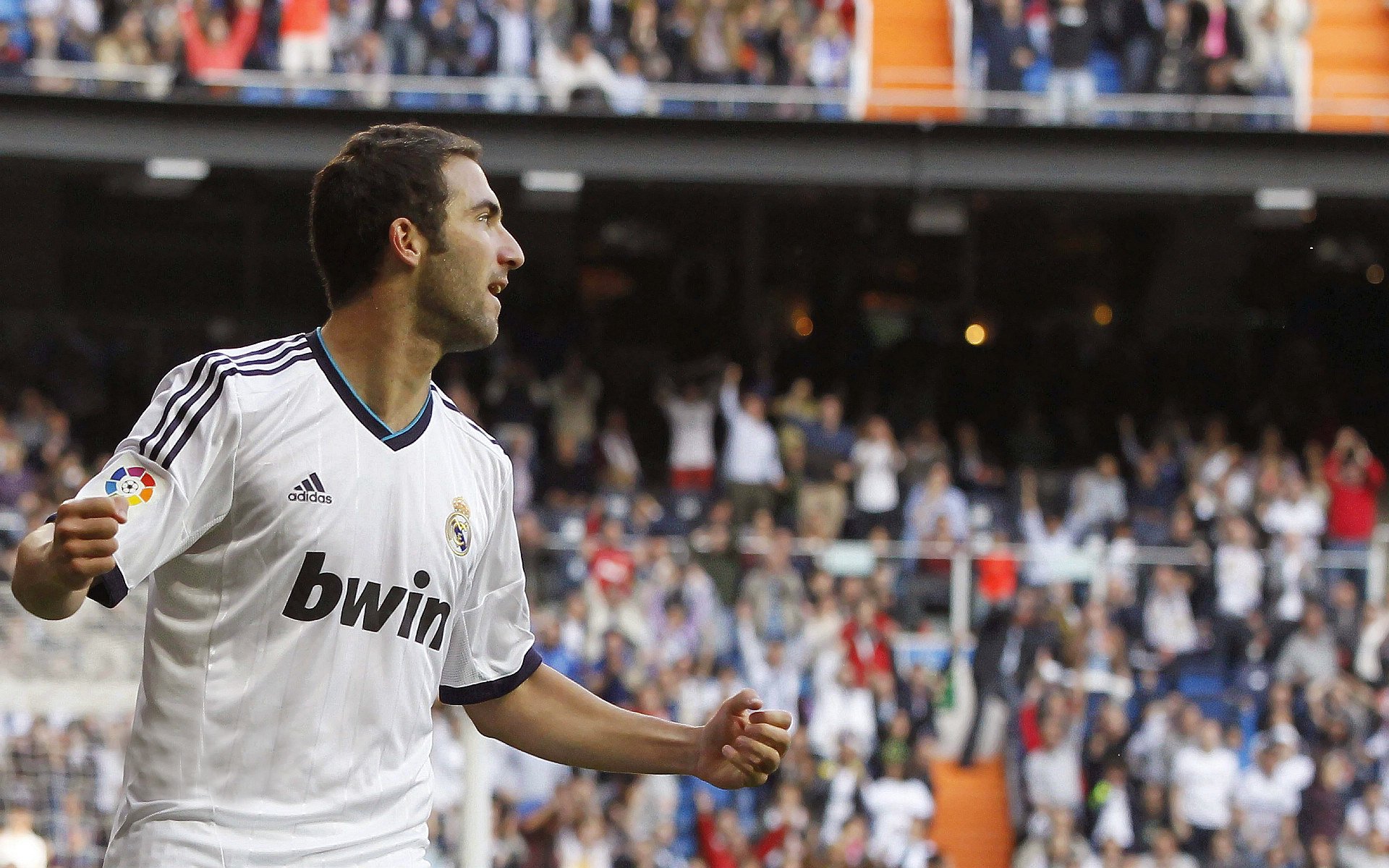 爱游互娱游戏官网-克鲁年轻球员表现抢眼，铁路军团持续抢分，克鲁 鲁