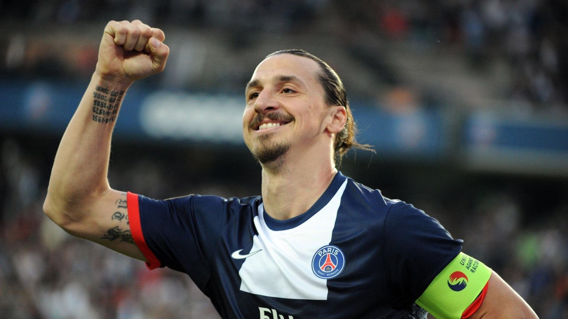 激动人心的比赛中球员们展现出强大实力,激动人心的进球